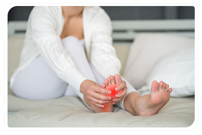 symptoms of foot pain